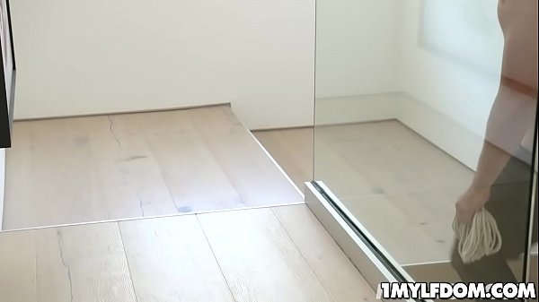 Жесткий трах с неверной женой и кончают внутрь
