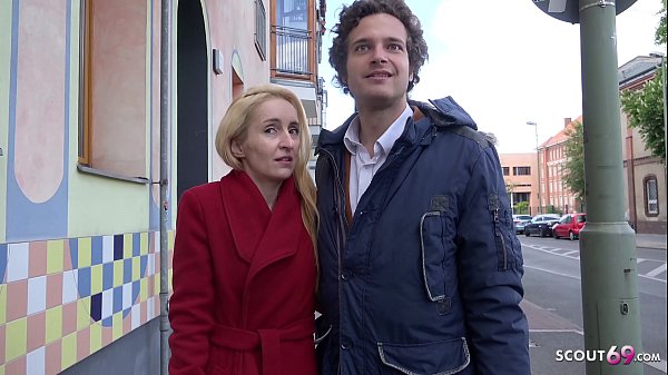 Германский скаут дает в жопу худой мамке на кастинге